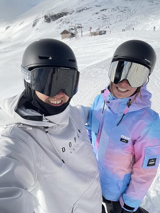 Client @irinaruegg dans Adept W Veste de Ski Femme Dawn