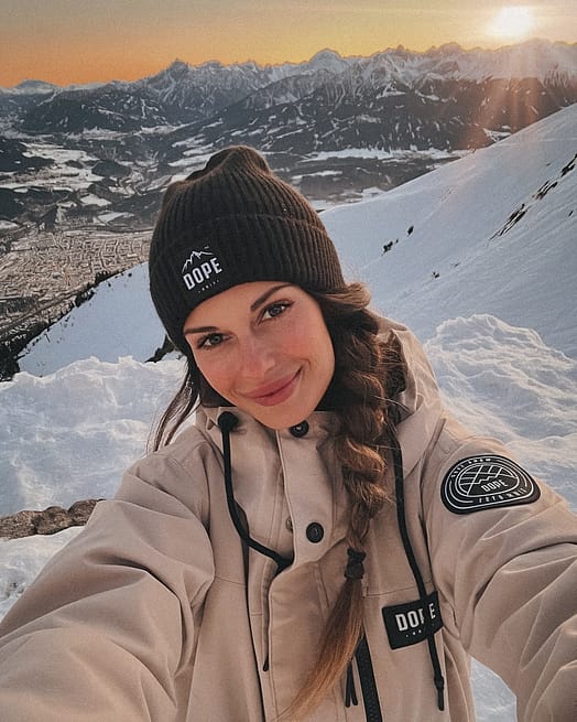 Client @kamila_novak dans Blizzard W Full Zip Veste de Ski Femme Sand