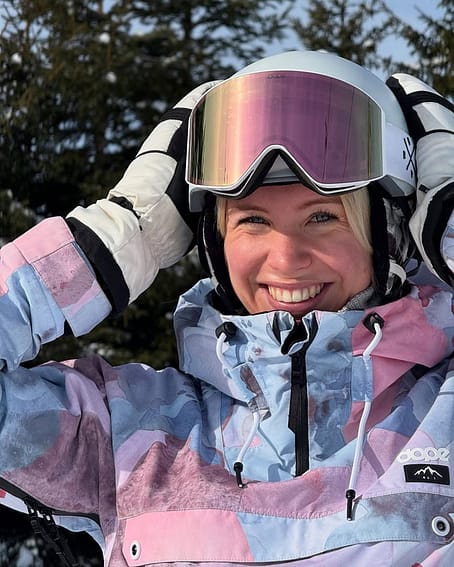Client @undefined dans Annok W Veste de Ski Femme Washed Ink