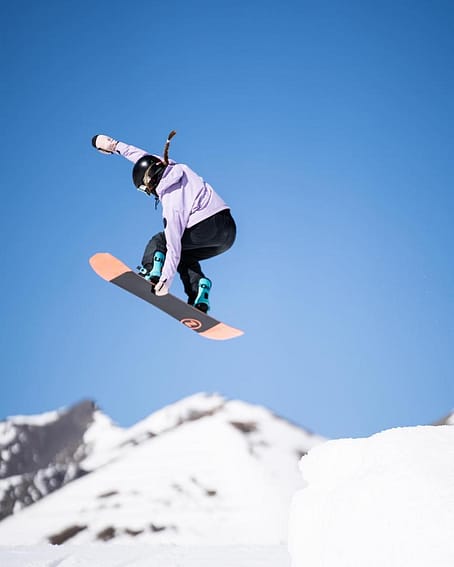 Customer @izzyywallace in Blizzard W Snowboard Jacket Women Faded Violet Renewed