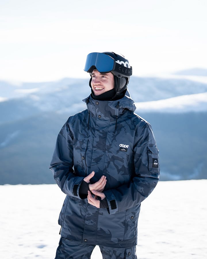 Customer @andrei_blaj in Iconic Snowboard Pants Men Metal Blue Camo