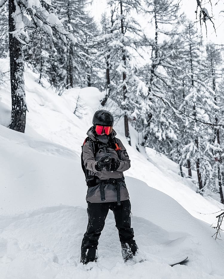 Customer @skvikskvik in Akin W Bunda na Snowboard Dámské Walnut