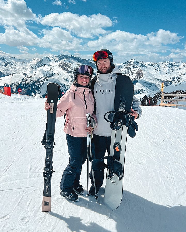 Customer @sndx.95 in Cyclone W Snowboard Jacket Women Soft Pink