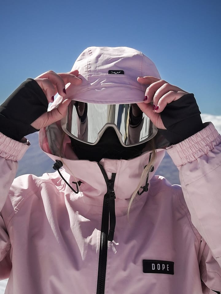Customer @melinamerkhoffer in Spartan W Snowboard Outfit Women Soft Pink/Burgundy