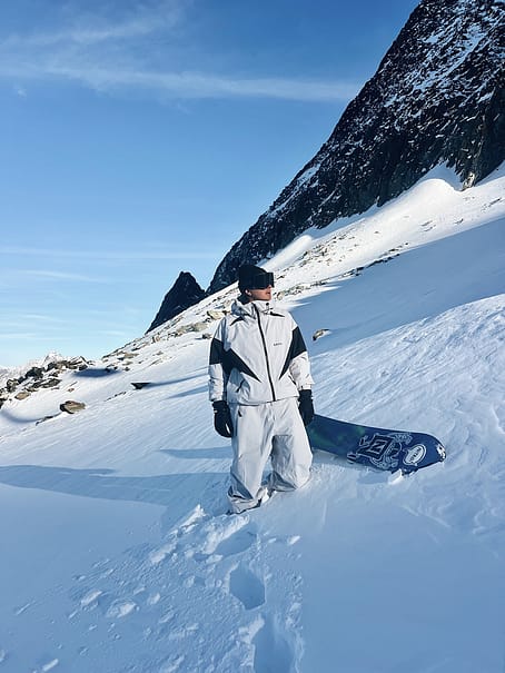 Kunde @josito_aragon in Spartan Snowboardjacke Herren Spike Light Grey/Black Renewed