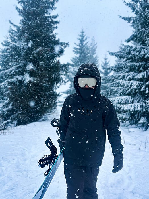 Customer @razvanrus_ in Yeti Ski Jacket Men Aphex Black