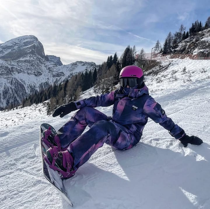 Customer @la__pisi in Iconic W Snowboard Pants Women Dusk