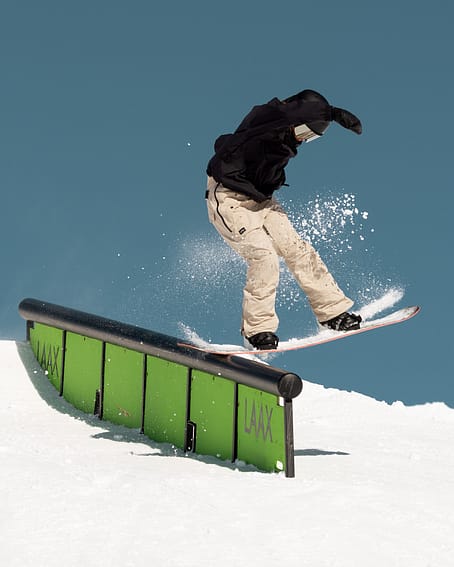 Cliente @irinaruegg en Notorious B.I.B W Pantalones Snowboard Mujer Sand