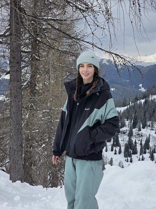 Customer @annalisaianderca in Spartan W Ski Jacket Women Spike Black/Faded Green