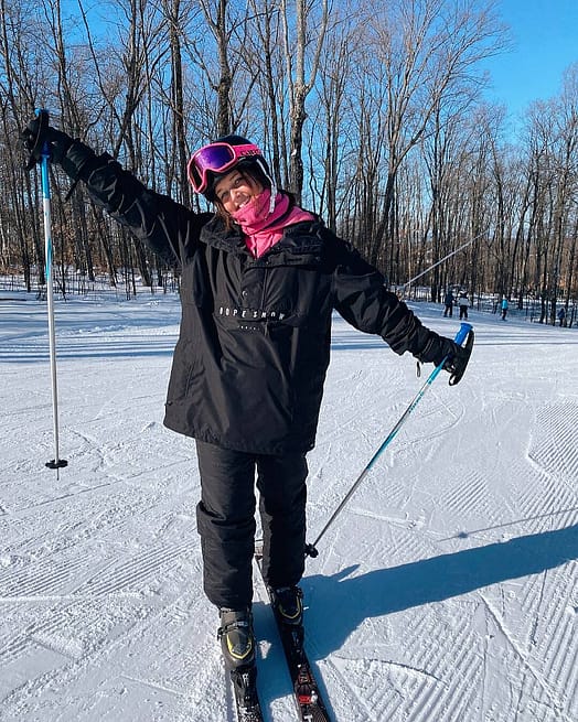 Zákazník @ellie.livingstonn v Legacy W 2021 Bunda na Snowboard Dámské Black