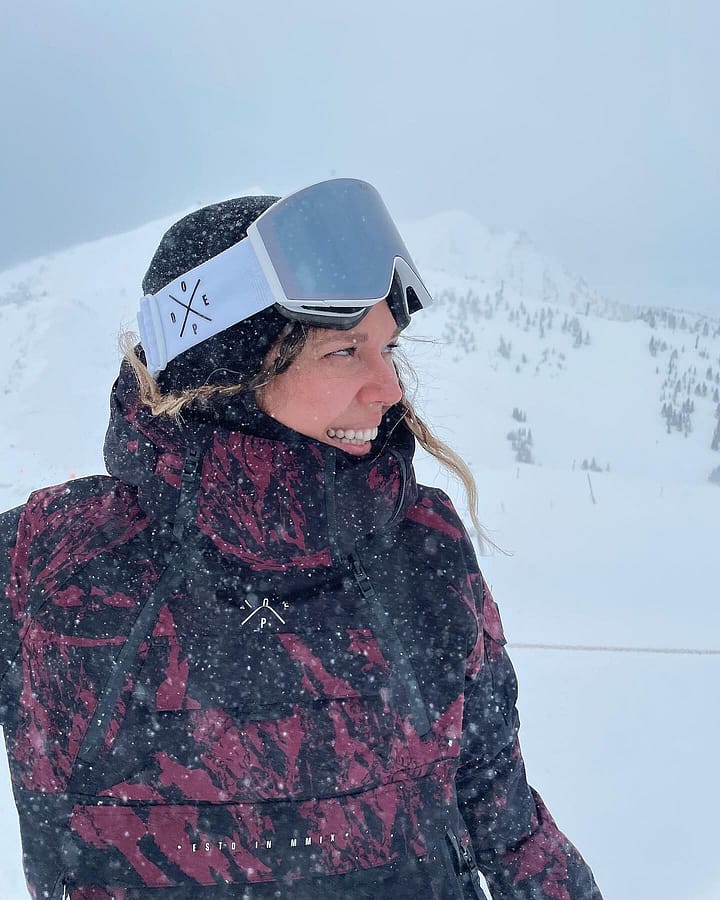 Zákazník @holyshitthatsgood v Akin W 21 Bunda na Snowboard Dámské Paint Burgundy