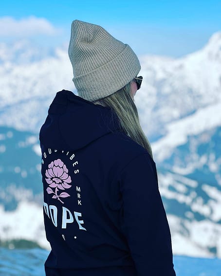 Cliente @jaannekexx en Yeti W 2021 Chaqueta Snowboard Mujer Rose Black