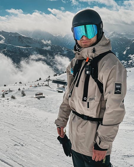 Customer @jonas_voelmicke in Mojo Ski Jacket Men Sand