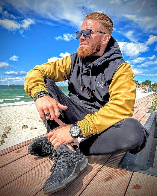 Customer @bvrsztn in Nomad Outdoor Jacket Men Gold/Black