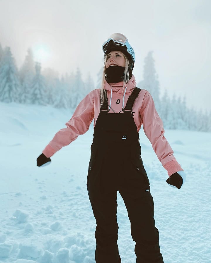 Customer @boarderkatie23 in Notorious B.I.B W 22 Snowboard Pants Women Black