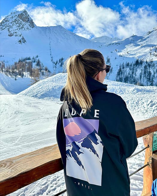 Customer @sylv8_ in Yeti W 2022 Ski Jacket Women Peak Black