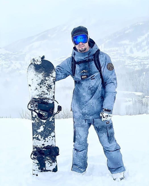 Customer @_seanpollock_ in Blizzard Snowboard Jacket Men Dirt