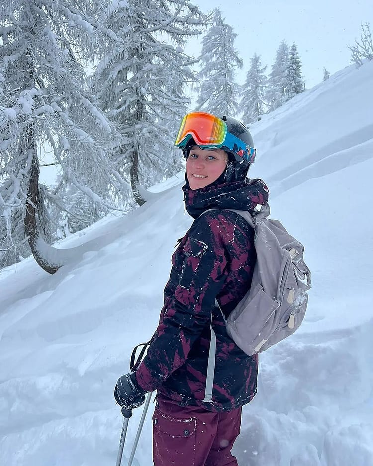 Customer @maronx in Akin W 21 Bunda na Snowboard Dámské Paint Burgundy