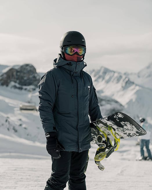 Kund @iamthanhla i Adept Snowboardjacka Herr Metal Blue