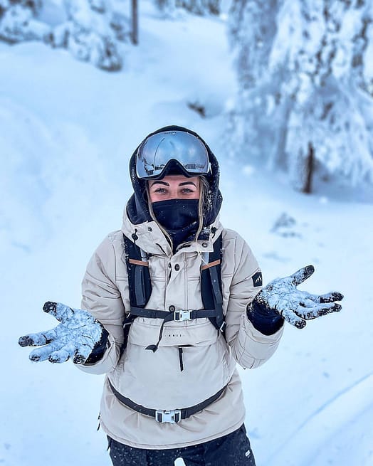 Klient @getting.lost.outdoors w Puffer W 2023 Kurtka Narciarska Kobiety Sand