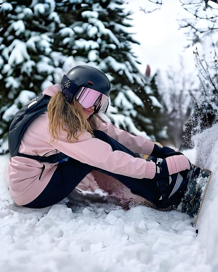 Cliente @whitneynkendrick en Wylie W Chaqueta Snowboard Mujer DS Soft Pink Renewed