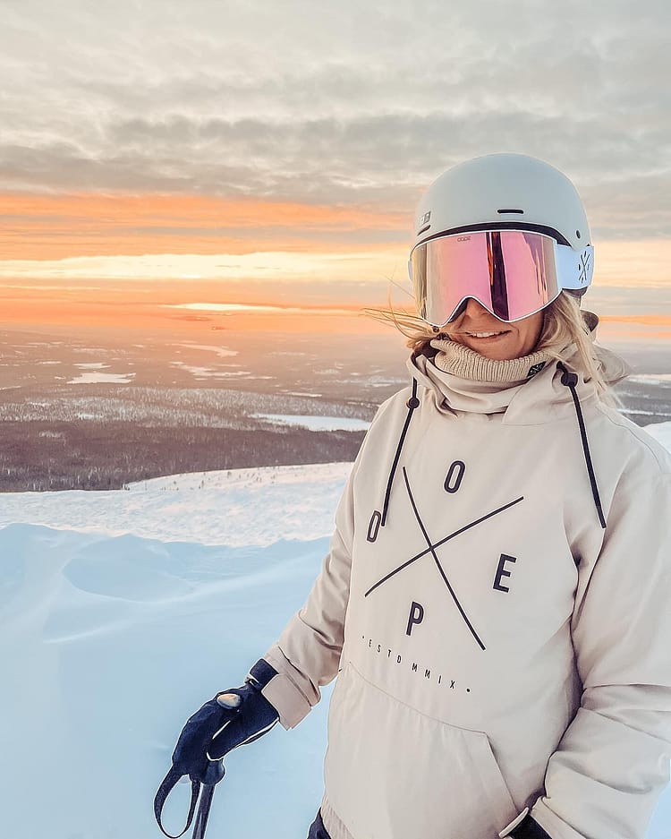 Customer @evelinakultahippu in Yeti W Giacca Snowboard Donna 2X-Up Sand