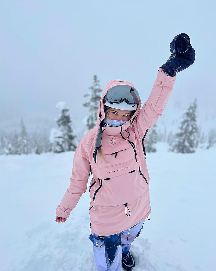 Kunde @brittsheaven in Akin W Snowboardjacke Damen Soft Pink