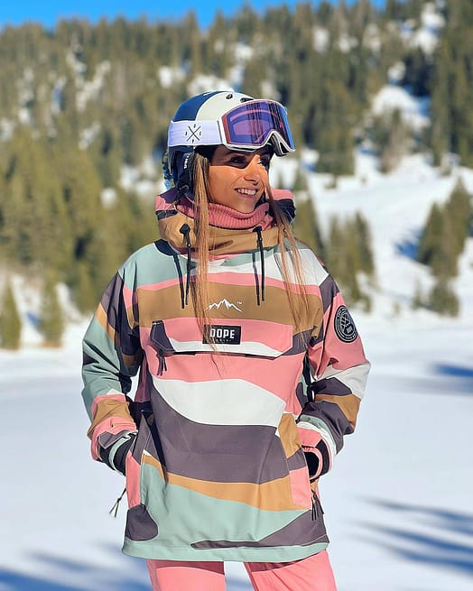 Cliente @livvhyde in Blizzard W Giacca Snowboard Donna Shards Gold Muted Pink Renewed