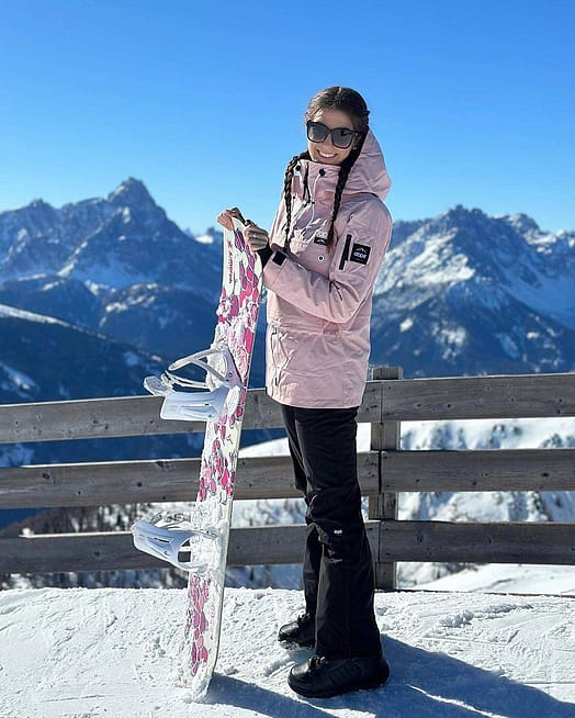 Client @natalie_svobo dans Annok W Veste Snowboard Femme Soft Pink