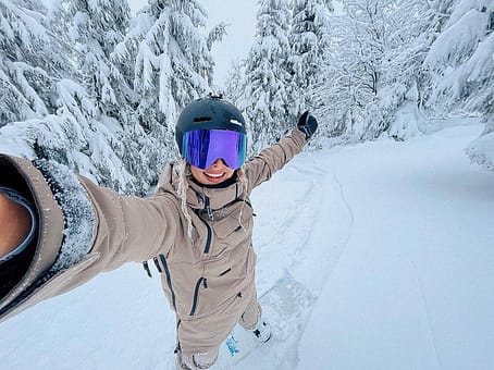Kunde @xagnr in Akin W Snowboardjacke Damen Walnut