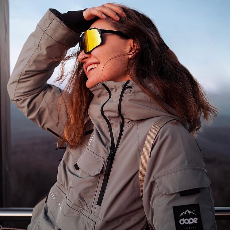 Customer @theprokeska in Akin W Bunda na Snowboard Dámské Walnut
