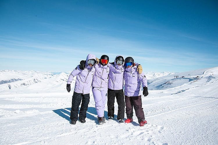 Customer @emmamasq in Adept Kurtka Snowboardowa Mężczyźni Faded Violet