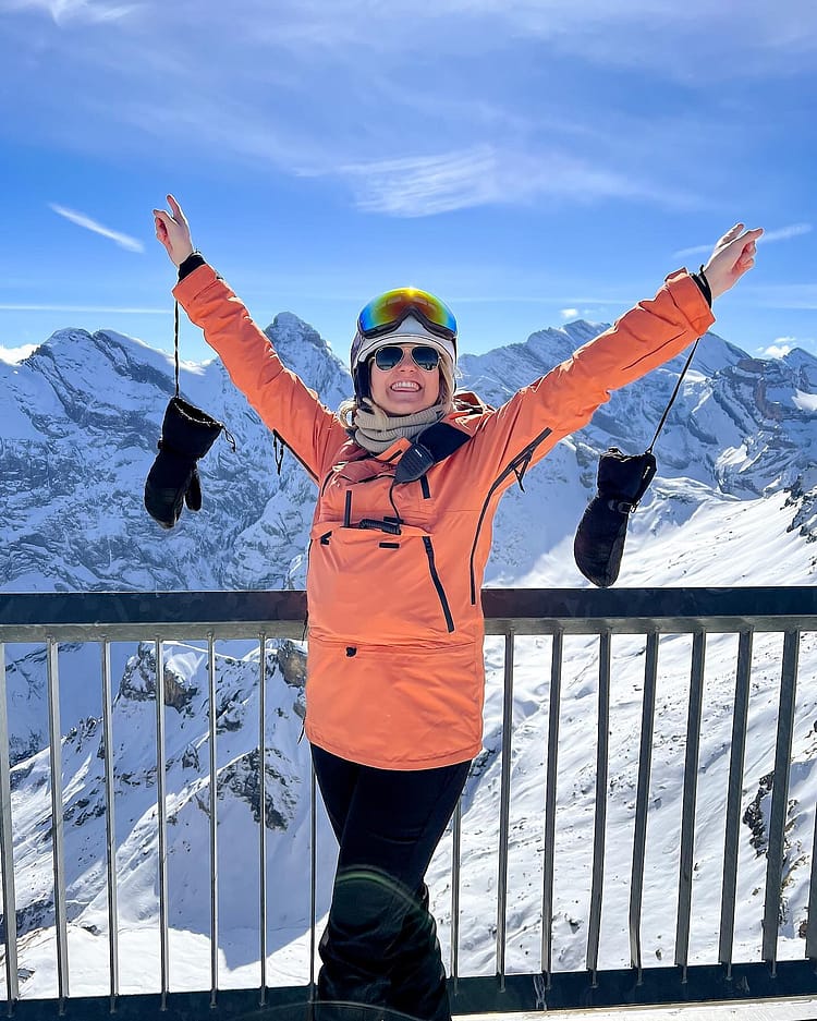 Customer @kateonadventure in Akin W 21 Bunda na Snowboard Dámské Peach