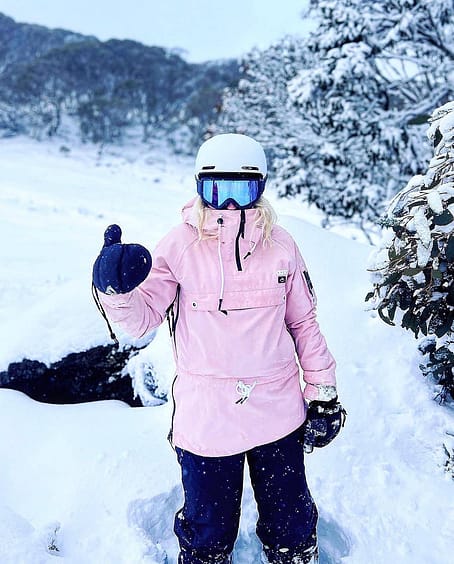 Client @veronicaoconnor_ dans Annok W Veste Snowboard Femme Soft Pink