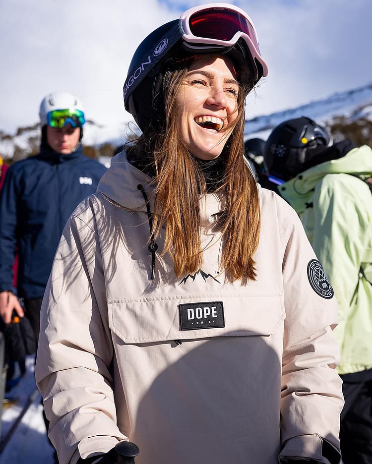 Customer @georgieeleanor in Blizzard W Snowboardjakke Dame Sand