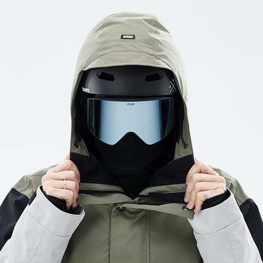 Capuche anti-tempête