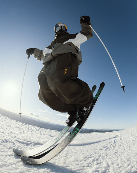 Bild 2 av 2 - Jesper Tjäder Skiing