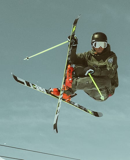 Bild 2 av 2 - Ryan McElmon åker skidor
