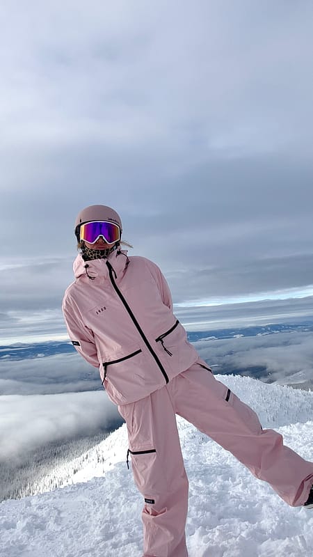 Bild 2 av 2 - Talia Komaike Snowboarding