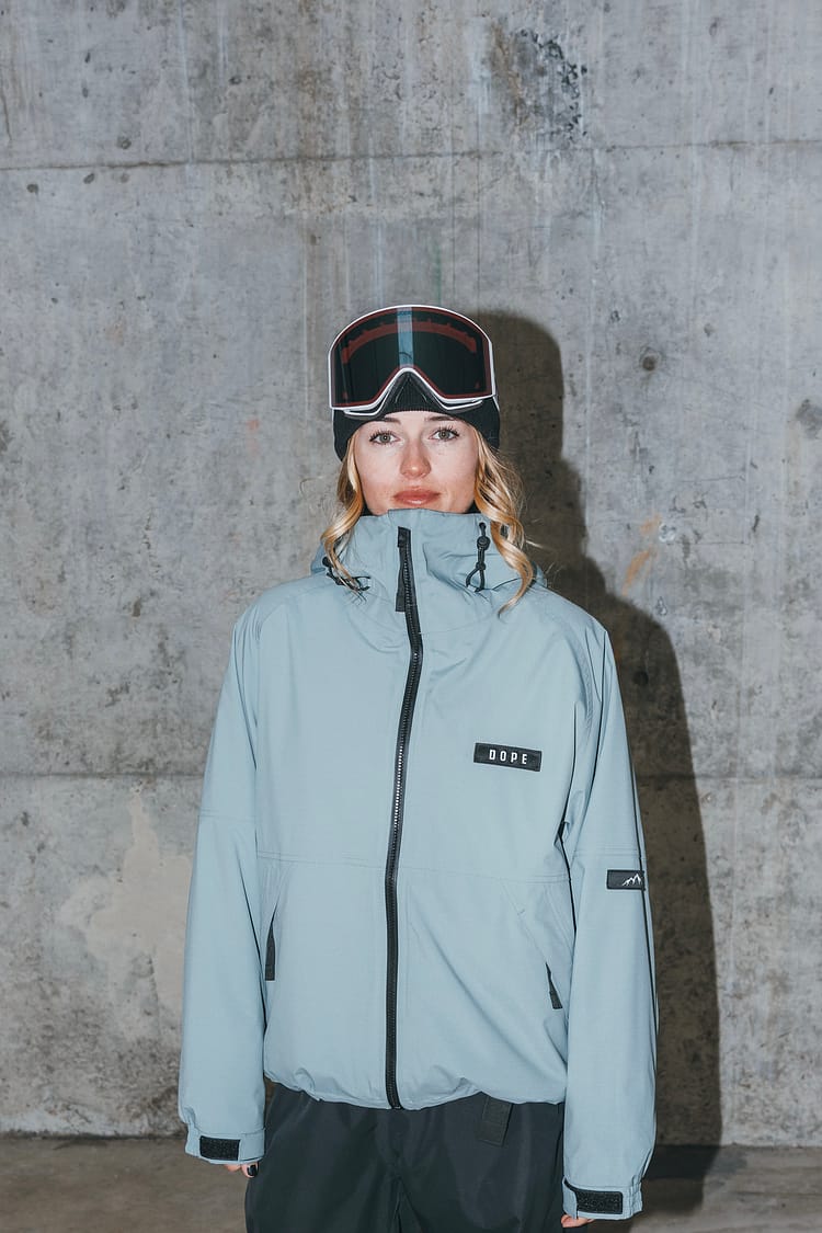 Izzy Wallace, Dope Snow Snowboardåkare (Storbritannien)