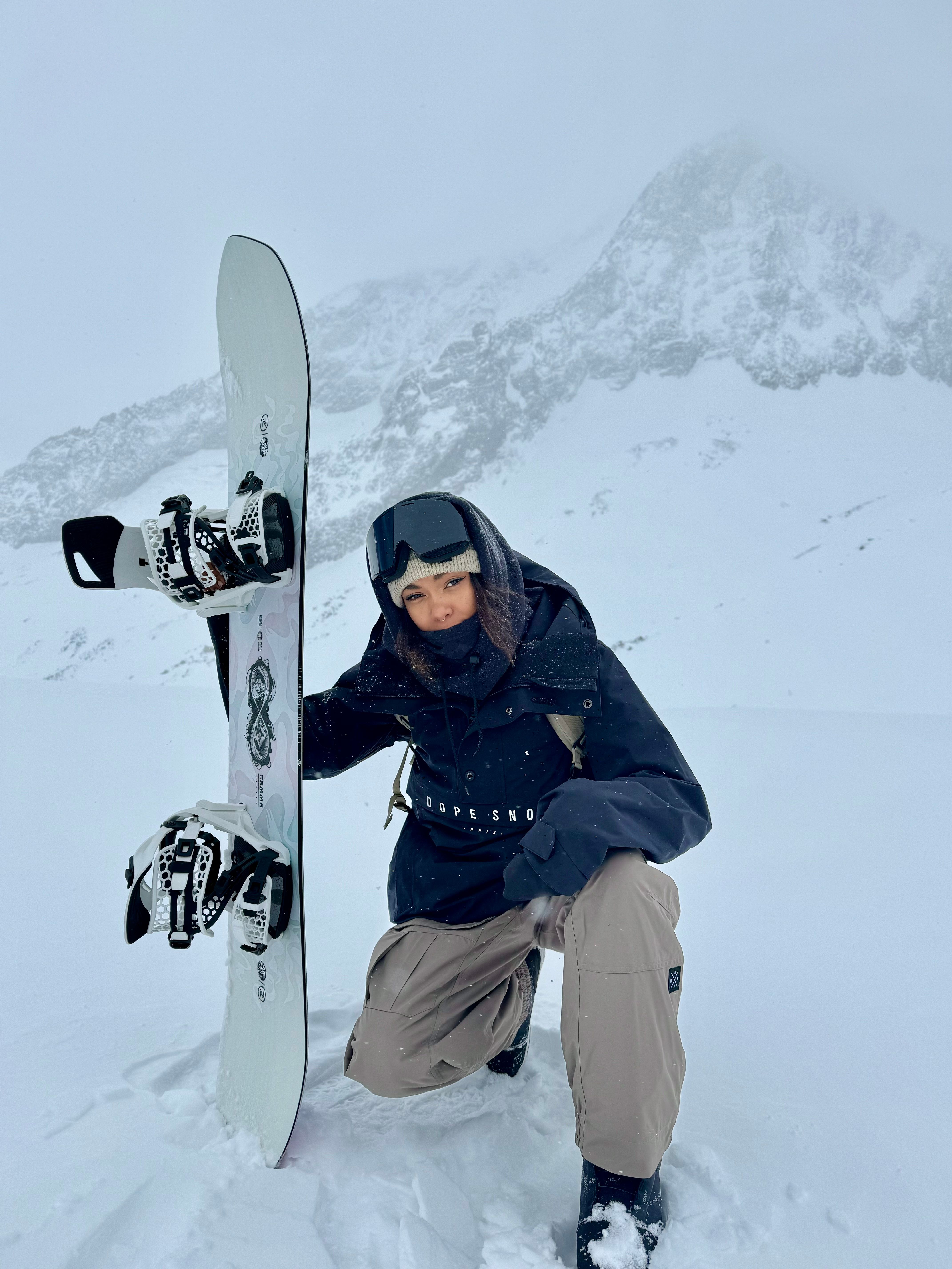 Noemi Hartig | Dope Snow ライダー & スノーボードコンテンツクリエイター