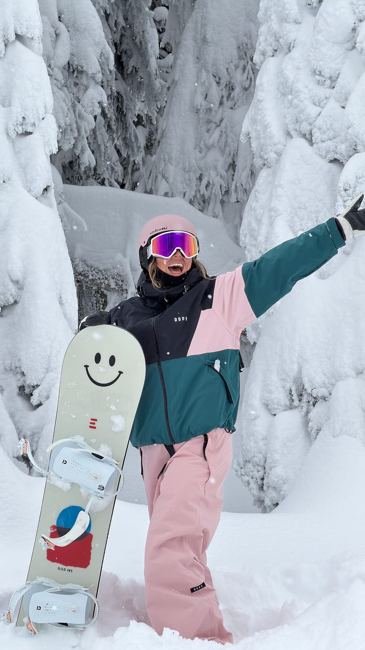 Talia Komaike, Dope Snow Snowboardåkare (Kanada)