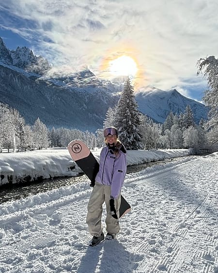 Image 1 of 2 - Izzy Wallace Snowboarding