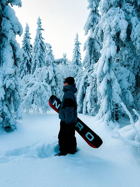 Image 1 of 2 - Josito Aragón Snowboarding