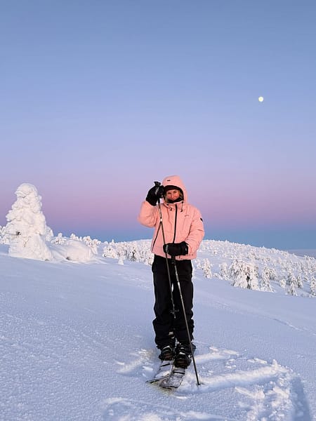 Image 1 of 2 - Sanni Oksanen Snowboarding