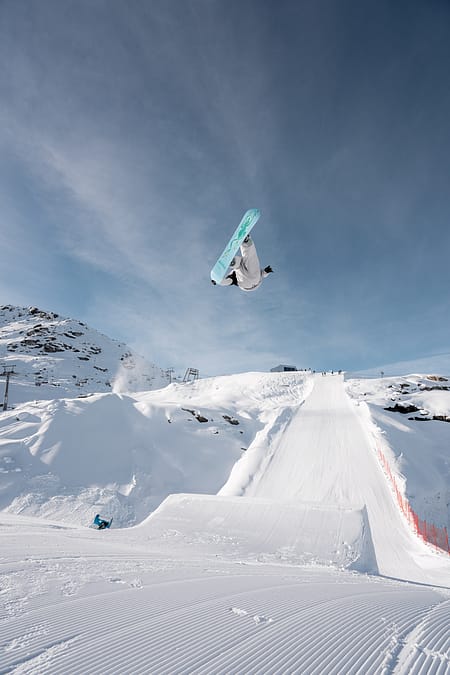 Image 1 of 2 - Leon Vockensperger Snowboarding