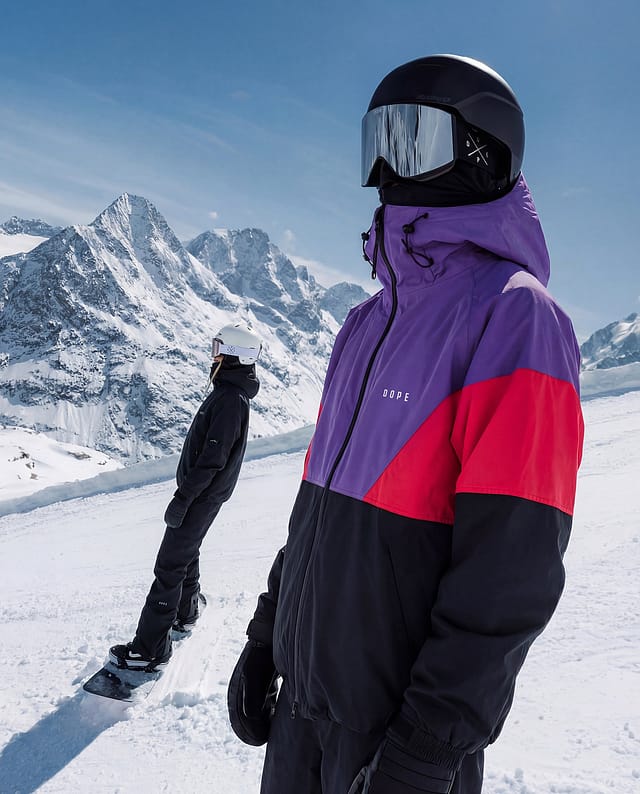 What’s the difference between a pullover and a full-zip? What’s the difference between a pullover and a full-zip?